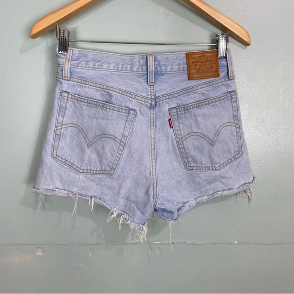 Levi’s‎ Premium Wedgie Short Light Wash Blue Sz 27 - Picture 4 of 5